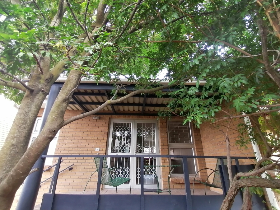 2 Bedroom Property for Sale in Oakglen Western Cape